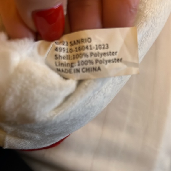 ❤️Hello Kitty Slippers❤️ - Picture 4 of 4